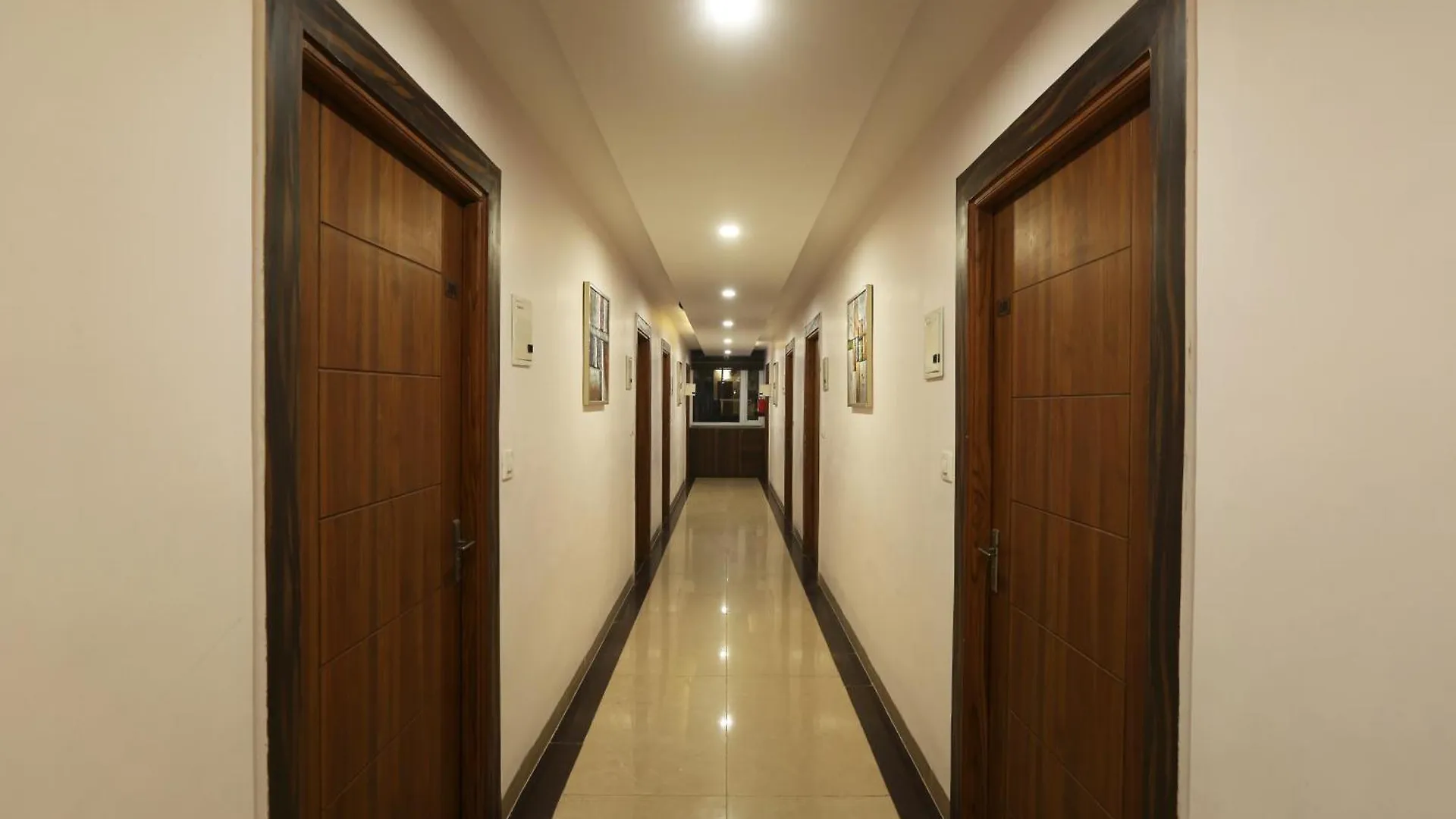 Hotel Deluxe Stay Inn - Near Delhi Airport New Delhi